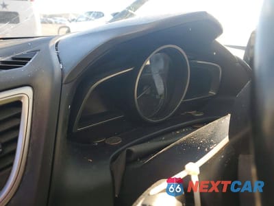 Zdjęcie 9 z 11 samochodu: 2017 MAZDA 3 TOURING VIN:JM1BN1V77H1101452 - miniatura