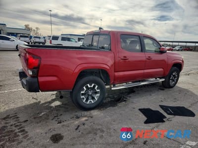 Trzecie zdjęcie samochodu z tyłu: 2018 TOYOTA TACOMA DOUBLE CAB VIN:5TFAX5GN2JX119613 - miniatura