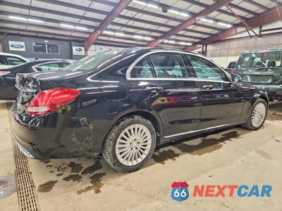 Trzecie zdjęcie samochodu z tyłu: 2017 MERCEDES-BENZ C 300 4MATIC VIN:55SWF4KB1HU194614 - miniatura