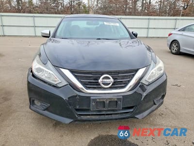 Piąte zdjęcie samochodu w środku: 2018 NISSAN ALTIMA VIN:1N4AL3AP0JC198836 - miniatura