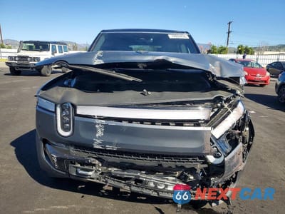 Piąte zdjęcie samochodu w środku: 2023 RIVIAN R1S ADVENTURE VIN:7PDSGABA1PN021820 - miniatura