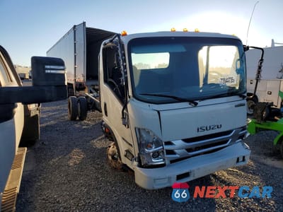 Czwarte zdjęcie samochodu z boku: 2025 ISUZU NPR HD TRUCK CAB AND CHASSIS VIN:54DC4W1D7SS205081 - miniatura