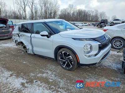 Czwarte zdjęcie samochodu z boku: 2024 MITSUBISHI OUTLANDER SE VIN:JA4J4VA86RZ025837 - miniatura