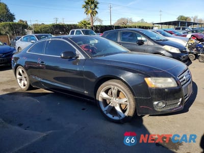 Czwarte zdjęcie samochodu z boku: 2010 AUDI A5 PREMIUM PLUS VIN:WAULFAFR7AA002330 - miniatura