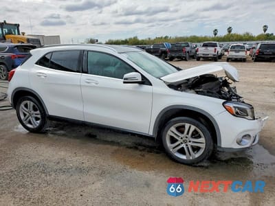 Czwarte zdjęcie samochodu z boku: 2020 MERCEDES-BENZ GLA 250 VIN:WDCTG4EB8LJ665053 - miniatura