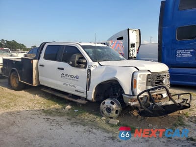 Czwarte zdjęcie samochodu z boku: 2025 FORD F350 SUPER DUTY VIN:1FD8W3HT6SED23570 - miniatura