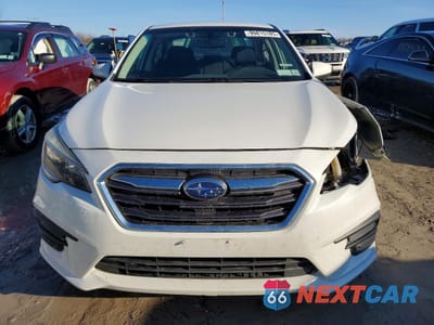 Piąte zdjęcie samochodu w środku: 2019 SUBARU LEGACY 2.5I PREMIUM VIN:4S3BNAF67K3008111 - miniatura