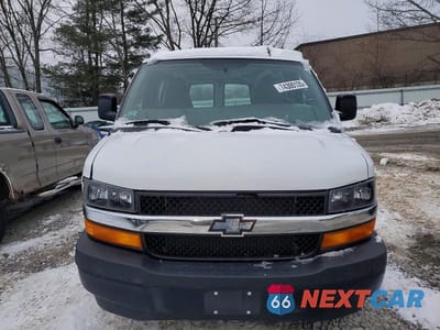 Piąte zdjęcie samochodu w środku: 2018 CHEVROLET EXPRESS 2500 DELIVERY VAN VIN:1GCWGAFP2J1207162 - miniatura