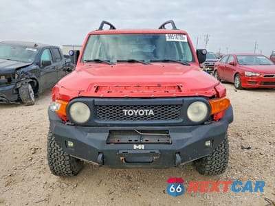 Piąte zdjęcie samochodu w środku: 2012 TOYOTA FJ CRUISER VIN:JTEBU4BF4CK141857 - miniatura