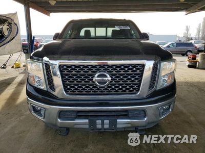 Piąte zdjęcie samochodu w środku: 2016 NISSAN TITAN XD SL VIN:1N6BA1F21GN505544 - miniatura