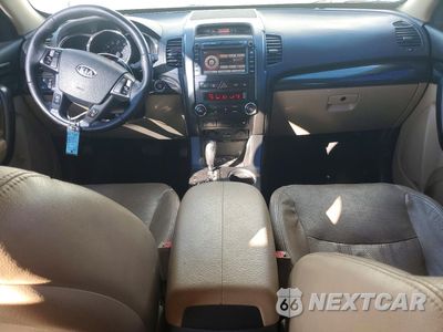 Zdjęcie 8 z 16 samochodu: 2012 KIA SORENTO EX VIN:5XYKU4A21CG269398 - miniatura