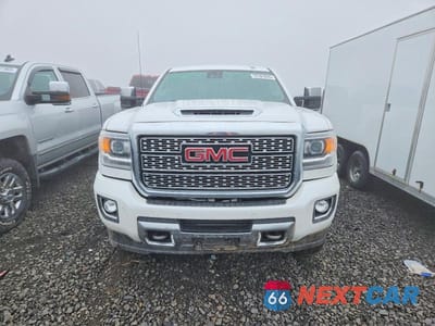 Piąte zdjęcie samochodu w środku: 2019 GMC SIERRA K3500 DENALI VIN:1GT42WEY8KF205417 - miniatura