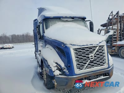 2019 VOLVO VNR SEMI TRUCK 4V4WC9EG9KN205953 - główne zdjęcie licytacji z USA - miniatura