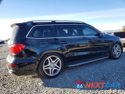 Trzecie zdjęcie samochodu z tyłu: 2015 MERCEDES-BENZ GL 550 4MATIC VIN:4JGDF7DE7FA476176 - miniatura