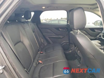 Zdjęcie 11 z 13 samochodu: 2019 JAGUAR F-PACE PREMIUM VIN:SADCJ2FX4KA360450 - miniatura