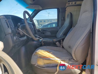 Zdjęcie 7 z 13 samochodu: 2013 CHEVROLET EXPRESS G2500 VIN:1GCWGFBA3D1161120 - miniatura