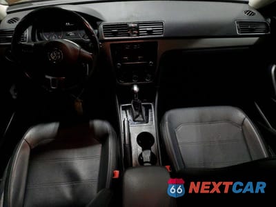 Zdjęcie 8 z 13 samochodu: 2015 VOLKSWAGEN PASSAT S VIN:1VWAT7A3XFC013811 - miniatura