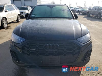 Piąte zdjęcie samochodu w środku: 2023 AUDI Q5 VIN:WA1EAAFY0P2067065 - miniatura