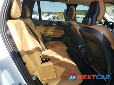 Zdjęcie 11 z 12 samochodu: 2016 VOLVO XC90 T6 VIN:YV4A22PK8G1075807 - miniatura