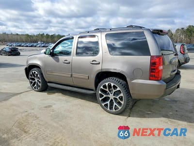 Drugie zdjęcie samochodu z przodu: 2011 CHEVROLET TAHOE K1500 LT VIN:1GNSKBE05BR211532 - miniatura