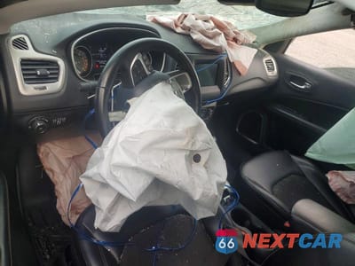 Zdjęcie 8 z 12 samochodu: 2019 JEEP COMPASS LATITUDE VIN:3C4NJDBBXKT844593 - miniatura