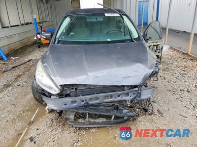 Piąte zdjęcie samochodu w środku: 2016 FORD FOCUS SE VIN:1FADP3F26GL207417 - miniatura
