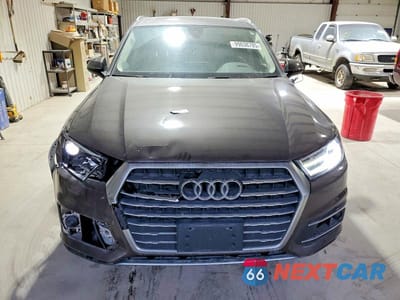 Piąte zdjęcie samochodu w środku: 2017 AUDI Q7 PREMIUM PLUS VIN:WA1LAAF72HD058663 - miniatura