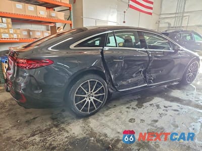 Trzecie zdjęcie samochodu z tyłu: 2023 MERCEDES-BENZ EQS SEDAN 580 4MATIC VIN:W1KCG4EB1PA023579 - miniatura