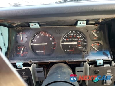 Zdjęcie 9 z 14 samochodu: 1987 JEEP CHEROKEE LAREDO VIN:1JCML7843HT135622 - miniatura
