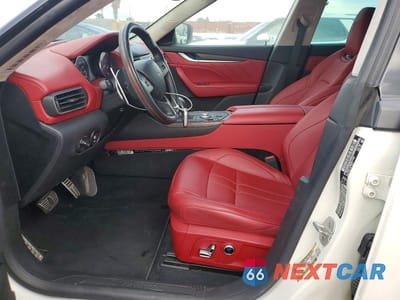 Zdjęcie 7 z 13 samochodu: 2023 MASERATI LEVANTE MODENA VIN:ZN661YUM2PX411502 - miniatura