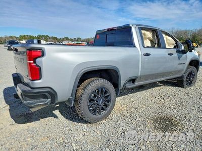 Trzecie zdjęcie samochodu z tyłu: 2026 CHEVROLET SILVERADO K2500 HEAVY DUTY LT VIN:1GC4KNE74TF118682 - miniatura