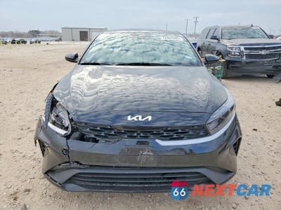 Piąte zdjęcie samochodu w środku: 2024 KIA FORTE LX VIN:3KPF24AD2RE825992 - miniatura