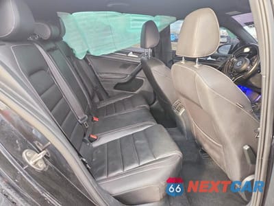 Zdjęcie 10 z 11 samochodu: 2016 VOLKSWAGEN GOLF R VIN:WVWLF7AU7GW181935 - miniatura