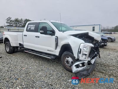 Czwarte zdjęcie samochodu z boku: 2024 FORD F350 SUPER DUTY VIN:1FT8W3DTXRED20207 - miniatura