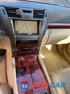 Zdjęcie 9 z 10 samochodu: 2007 LEXUS LS 460 VIN:JTHBL46F875038347 - miniatura