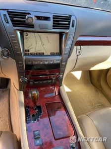 Zdjęcie 9 z 10 samochodu: 2007 LEXUS LS 460 VIN:JTHBL46F875038347 - miniatura