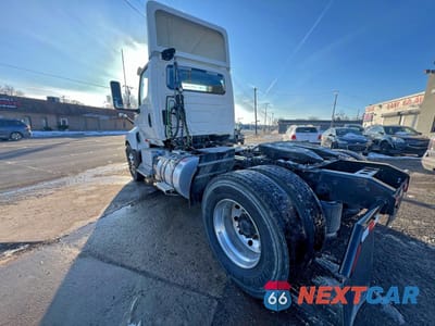 Trzecie zdjęcie samochodu z tyłu: 2023 INTL LT625 - TRUCKS SEMI TRUCK VIN:3HSDYTZN0PN749366 - miniatura