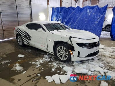 Czwarte zdjęcie samochodu z boku: 2019 CHEVROLET CAMARO LS VIN:1G1FB1RX6K0114882 - miniatura