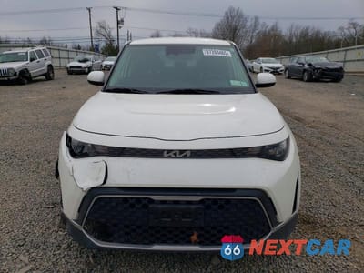 Piąte zdjęcie samochodu w środku: 2023 KIA SOUL LX VIN:KNDJ23AUXP7843562 - miniatura