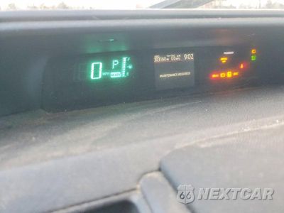 Zdjęcie 9 z 12 samochodu: 2013 TOYOTA PRIUS C VIN:JTDKDTB35D1544824 - miniatura