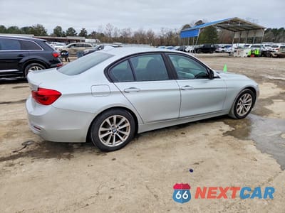 Trzecie zdjęcie samochodu z tyłu: 2018 BMW 320 I VIN:WBA8A9C51JAH12542 - miniatura