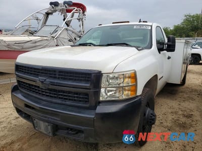 2009 CHEVROLET SILVERADO UTILITY / SERVICE TRUCK 1GBJC74K39E109217 - główne zdjęcie licytacji z USA - miniatura