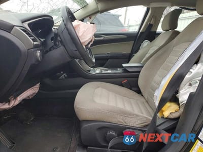 Zdjęcie 7 z 12 samochodu: 2017 FORD FUSION S VIN:3FA6P0G74HR227489 - miniatura