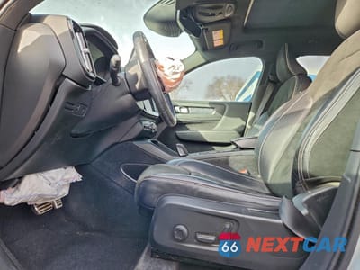 Zdjęcie 7 z 13 samochodu: 2021 VOLVO XC40 T5 R-DESIGN VIN:YV4162UM2M2460389 - miniatura