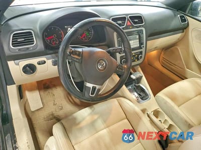 Zdjęcie 8 z 12 samochodu: 2011 VOLKSWAGEN EOS KOMFORT VIN:WVWBW7AH3BV002898 - miniatura