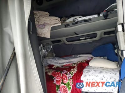 Zdjęcie 6 z 10 samochodu: 2006 VOLVO VN VNL VIN:4V4NC9TK26N411589 - miniatura