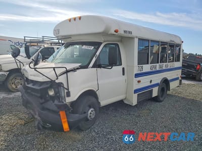 Drugie zdjęcie samochodu z przodu: 2005 CHEVROLET EXPRESS G3500 SCHOOL BUS VIN:1GBJG31U851199162 - miniatura