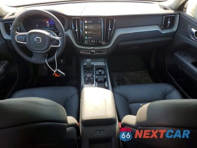 Zdjęcie 8 z 13 samochodu: 2025 VOLVO XC60 PLUS VIN:YV4M12RC2S1034717 - miniatura