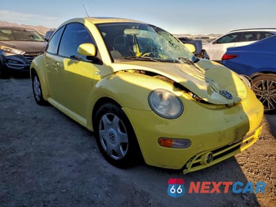 Czwarte zdjęcie samochodu z boku: 2000 VOLKSWAGEN NEW BEETLE GLX VIN:3VWDD21C6YM452924 - miniatura