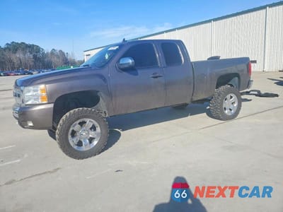 2008 CHEVROLET SILVERADO K1500 1GCEK19038Z301037 - główne zdjęcie licytacji z USA - miniatura